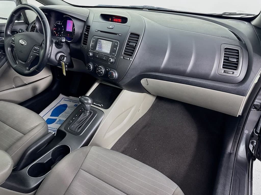 2016 KIA Forte - Image 33