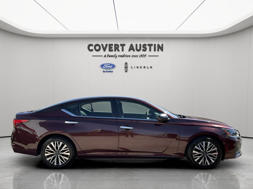 2024 Nissan Altima - Image 6