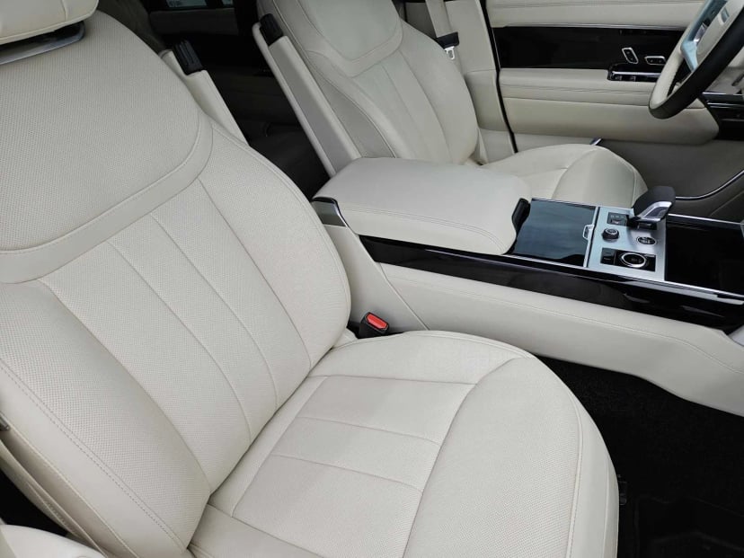 2023 Land Rover Range Rover - Image 12