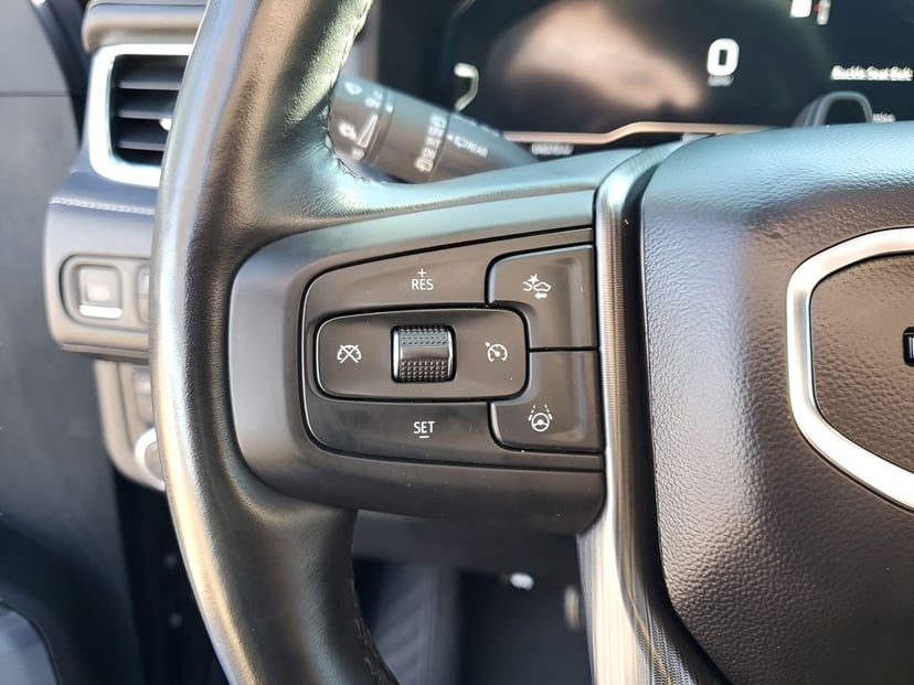 2023 GMC Yukon - Image 35
