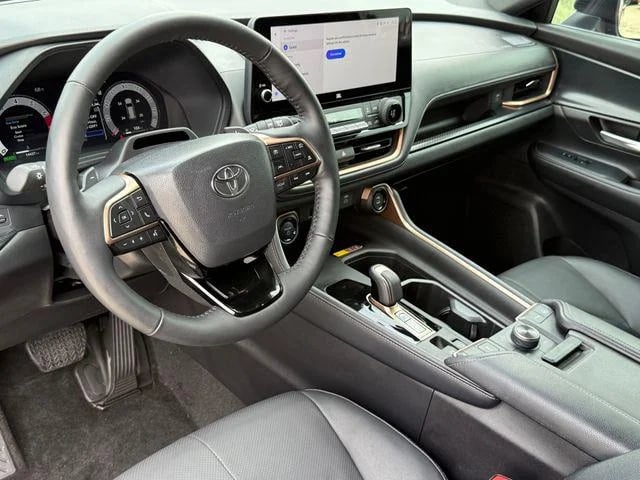 2025 Toyota Grand Highlander Hybrid - Image 40
