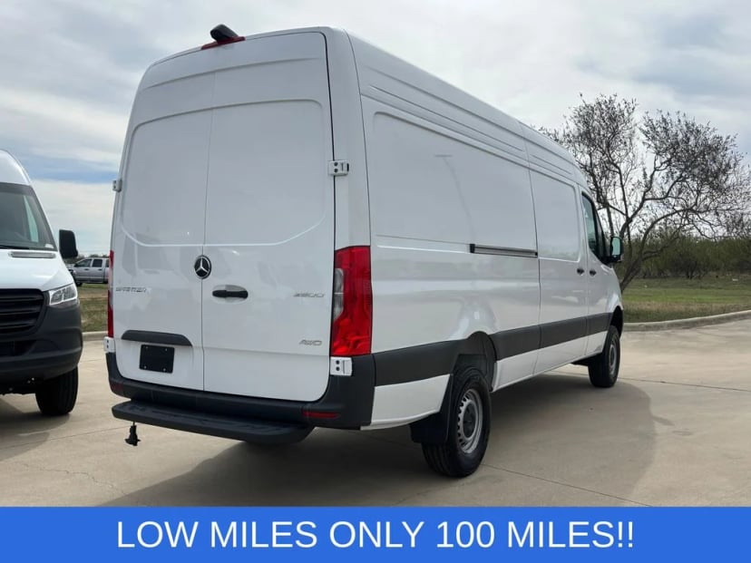 2025 Mercedes-Benz Sprinter 2500 - Image 4