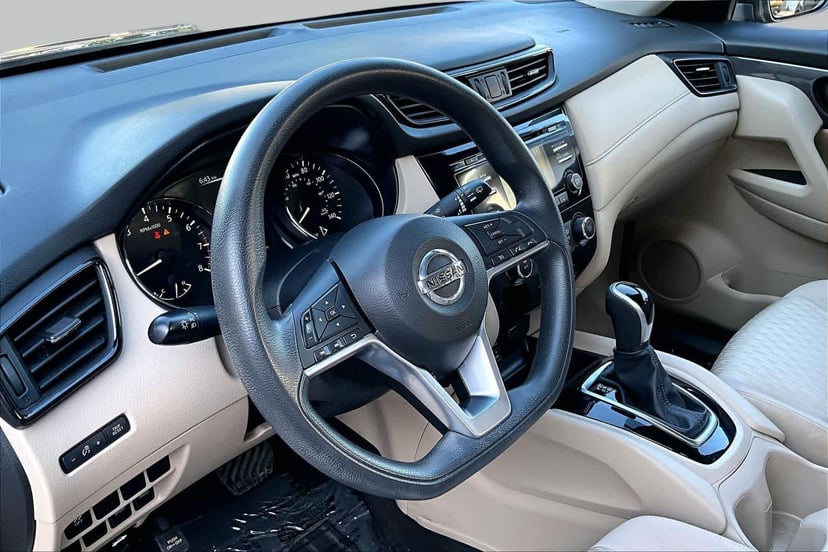 2017 Nissan Rogue - Image 17