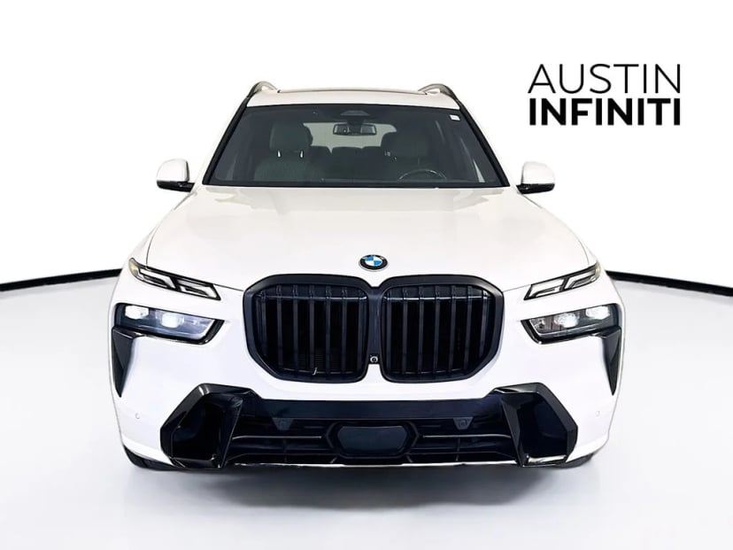 2023 BMW X7 - Image 2