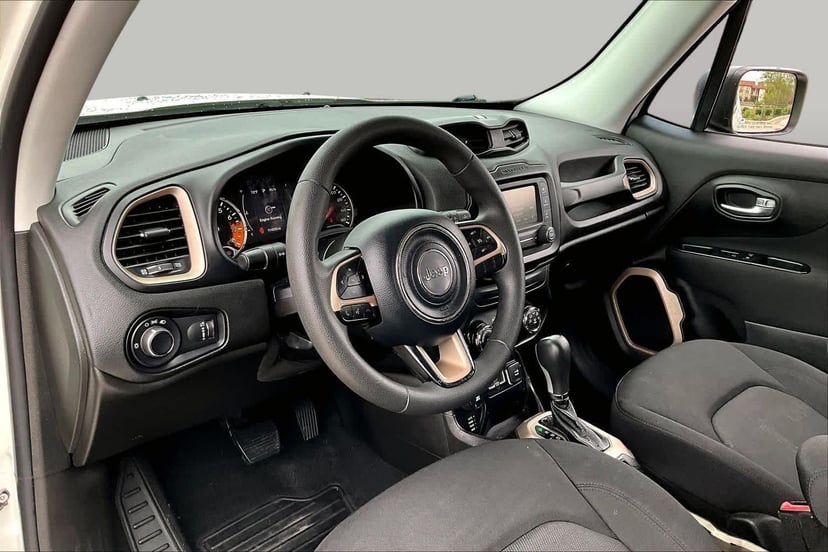 2017 Jeep Renegade - Image 18