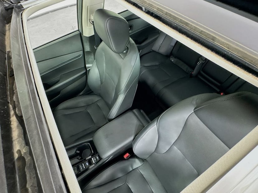 2023 Honda Accord Hybrid - Image 28