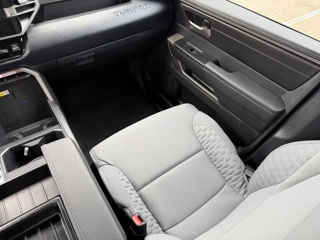 2025 Toyota Tundra - Image 25