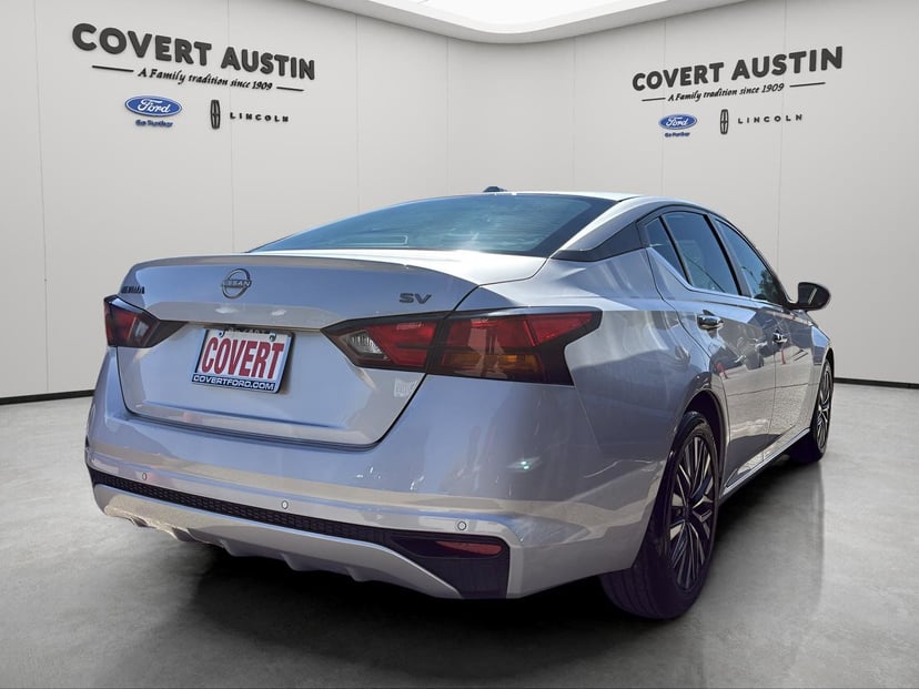 2024 Nissan Altima - Image 5