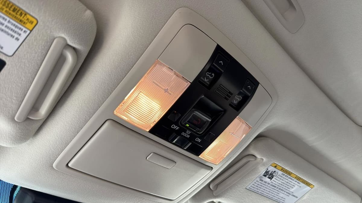 2023 Lexus GX - Image 23