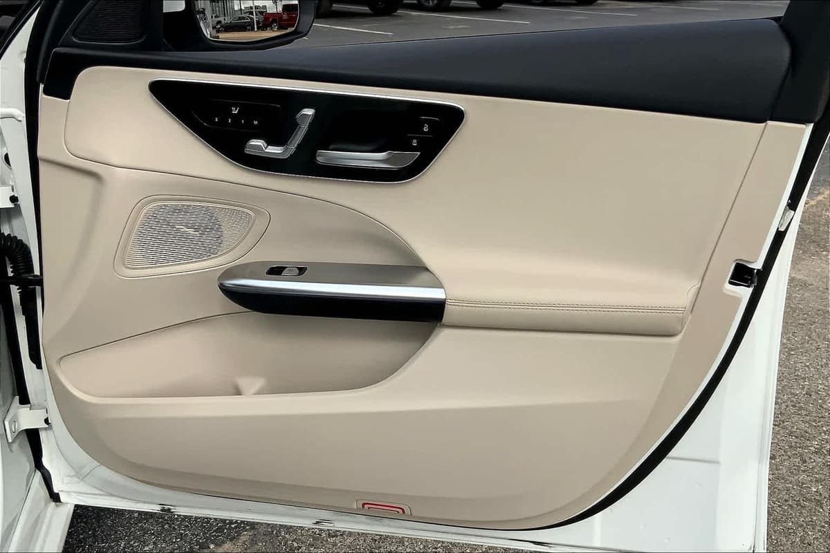 2023 Mercedes-Benz C 300 - Image 21