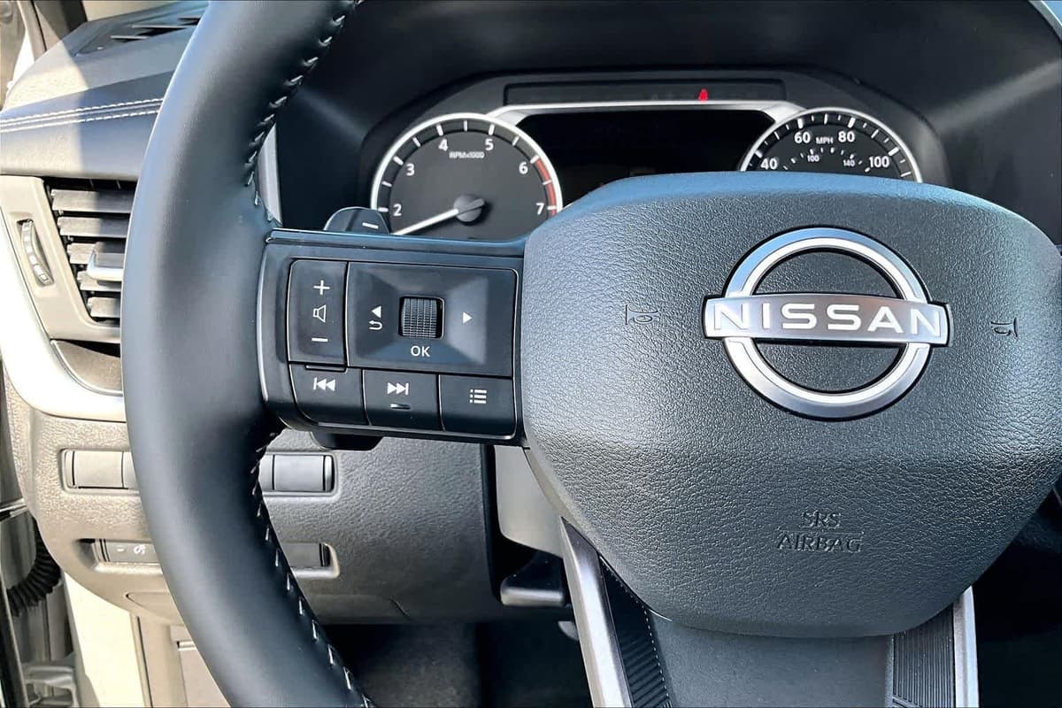 2025 Nissan Rogue - Image 24