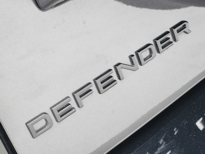 2026 LAND ROVER Defender 110 - Image 11