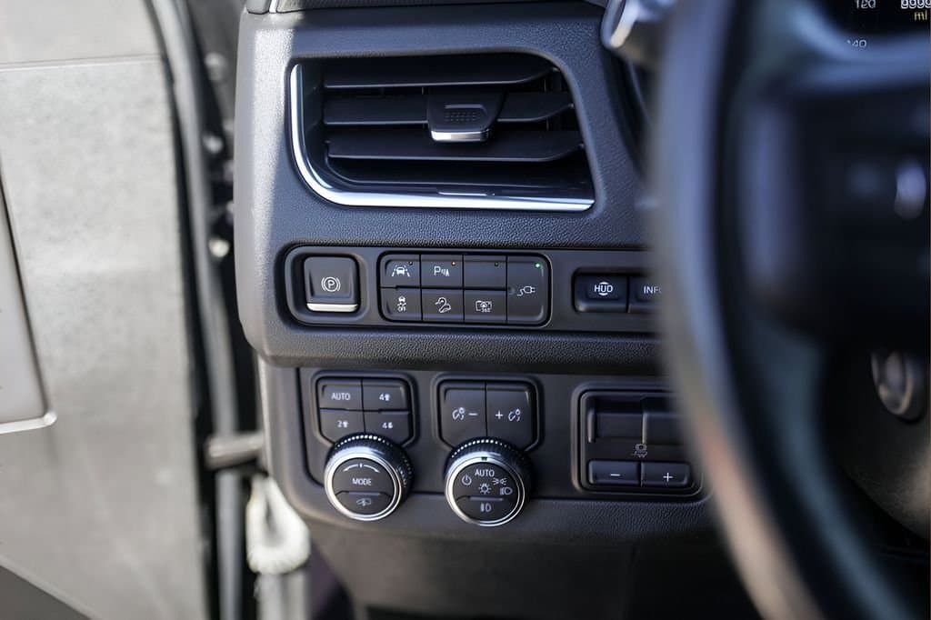 2022 GMC Yukon - Image 15