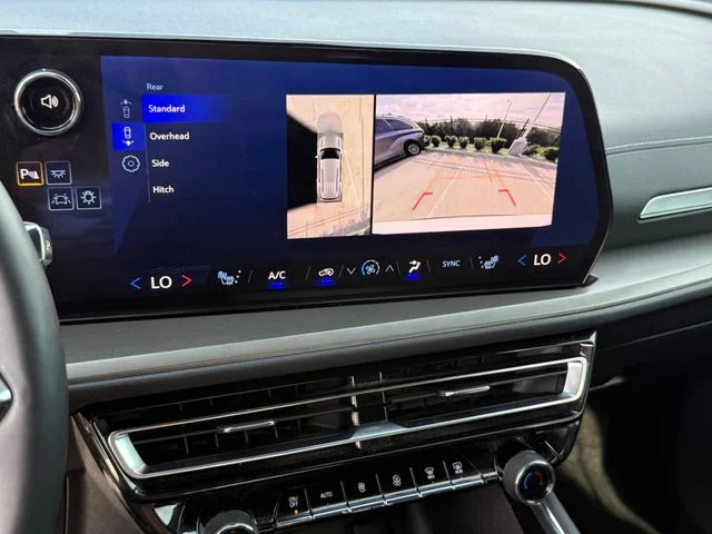 2025 Chevrolet Traverse - Image 16