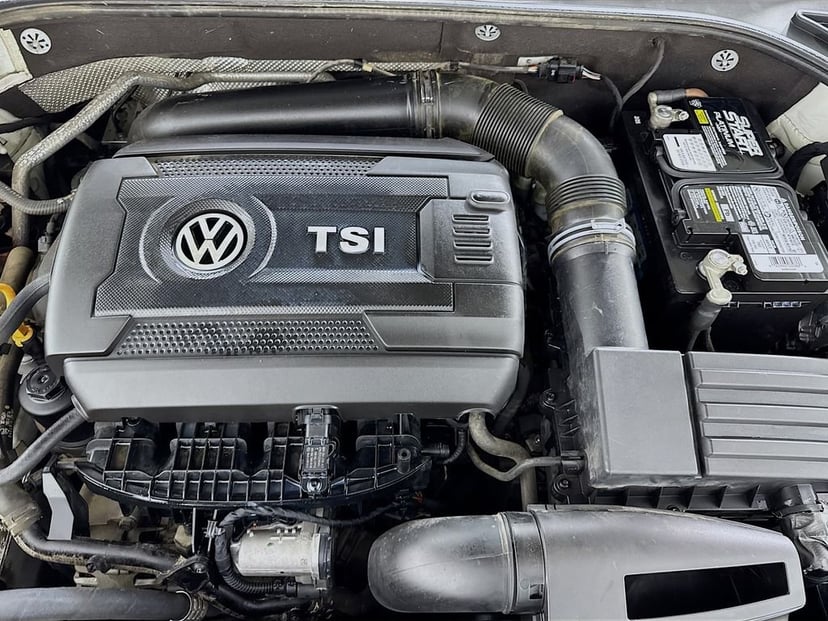 2017 Volkswagen Passat - Image 35