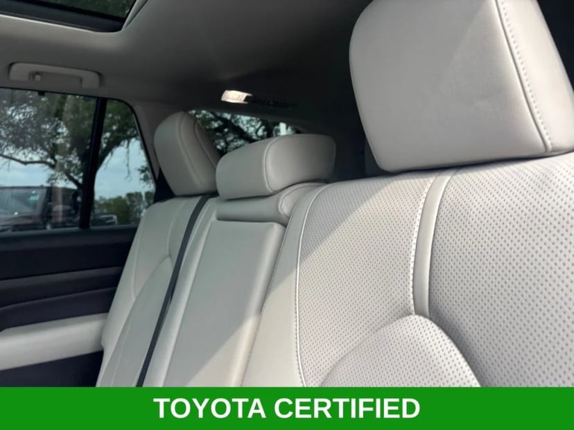 2025 Toyota Grand Highlander - Image 27