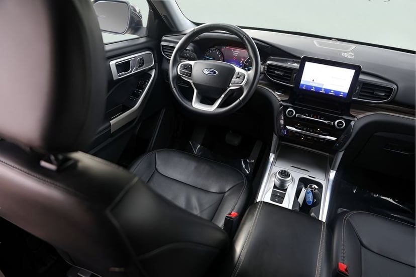 2023 Ford Explorer - Image 31
