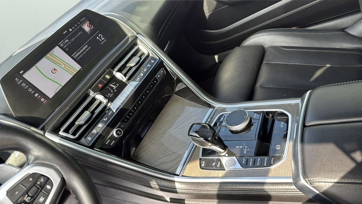 2020 BMW 8 Series - Image 21