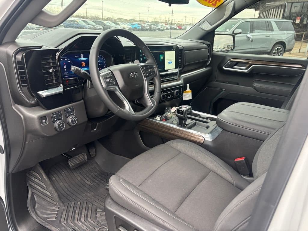 2025 Chevrolet Silverado 1500 - Image 8