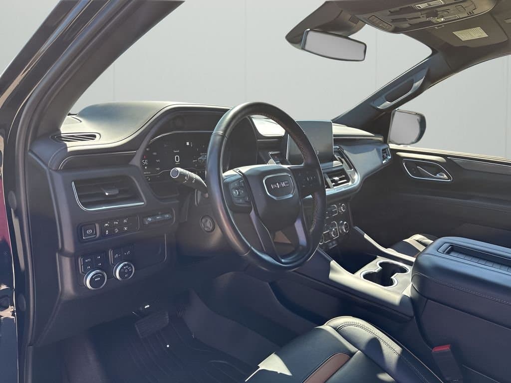 2023 GMC Yukon - Image 27