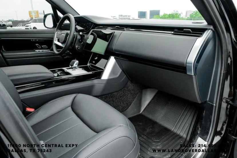 2026 Land Rover Range Rover - Image 12