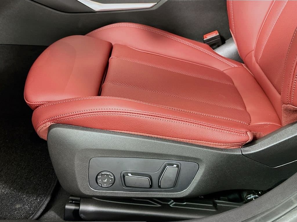 2026 BMW 3 Series - Image 21