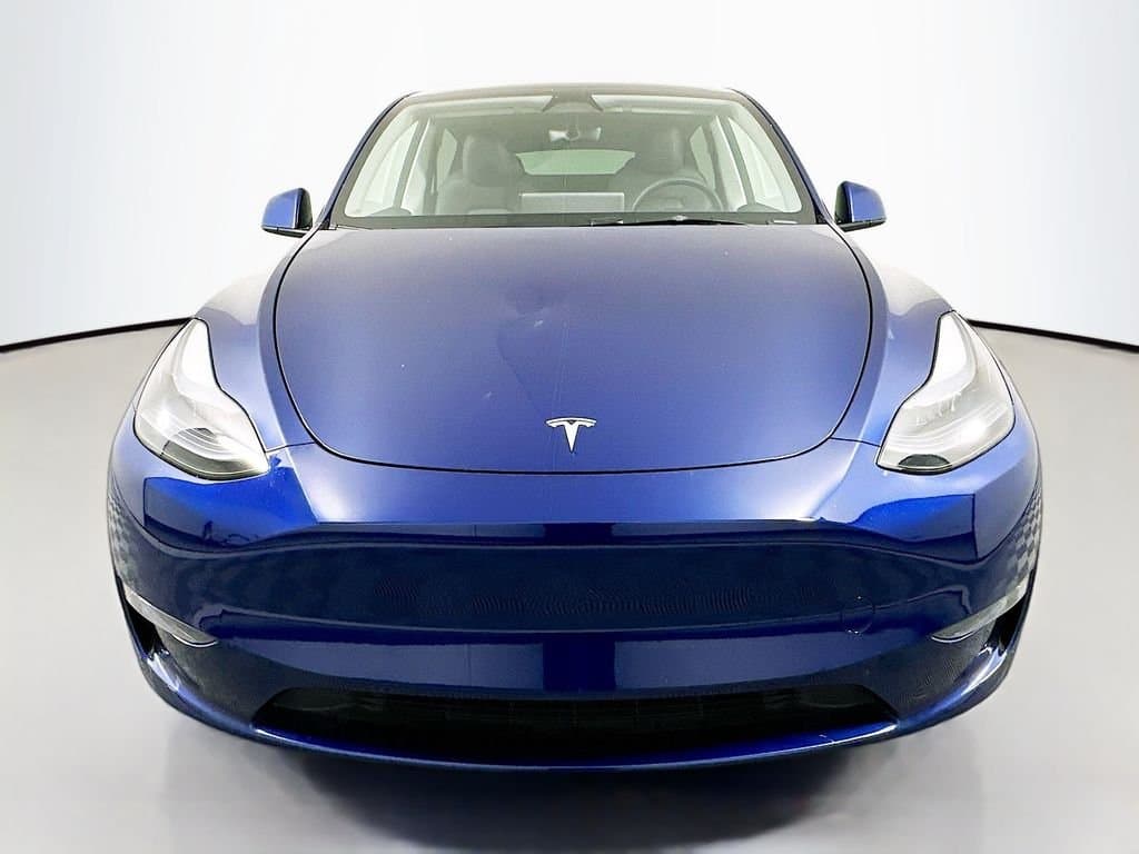 2025 Tesla Model Y - Image 2