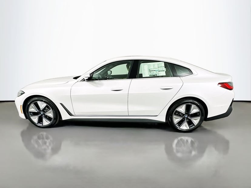 2026 BMW i4 - Image 8