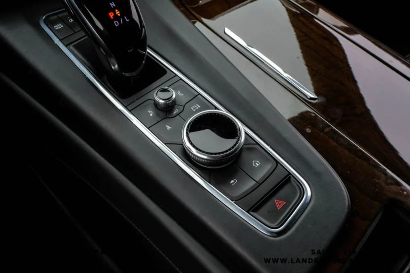 2021 Cadillac Escalade - Image 27