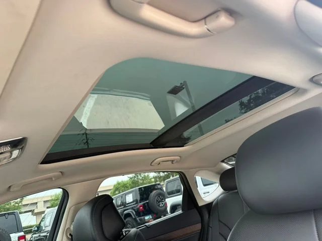 2021 Genesis G80 - Image 30