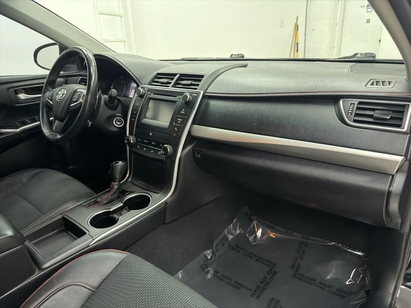 2017 Toyota Camry - Image 21