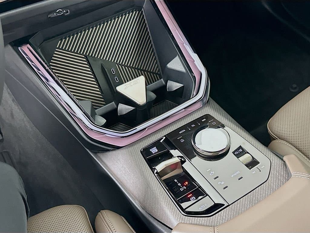 2025 BMW X3 - Image 16