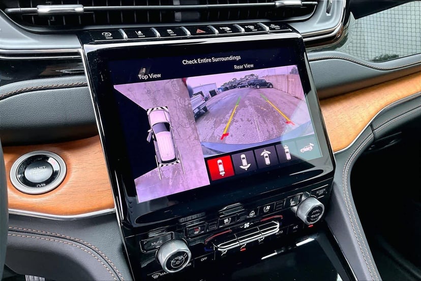 2025 Jeep Grand Cherokee L - Image 29