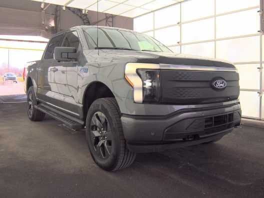 2025 Ford F-150 Lightning - Image 3