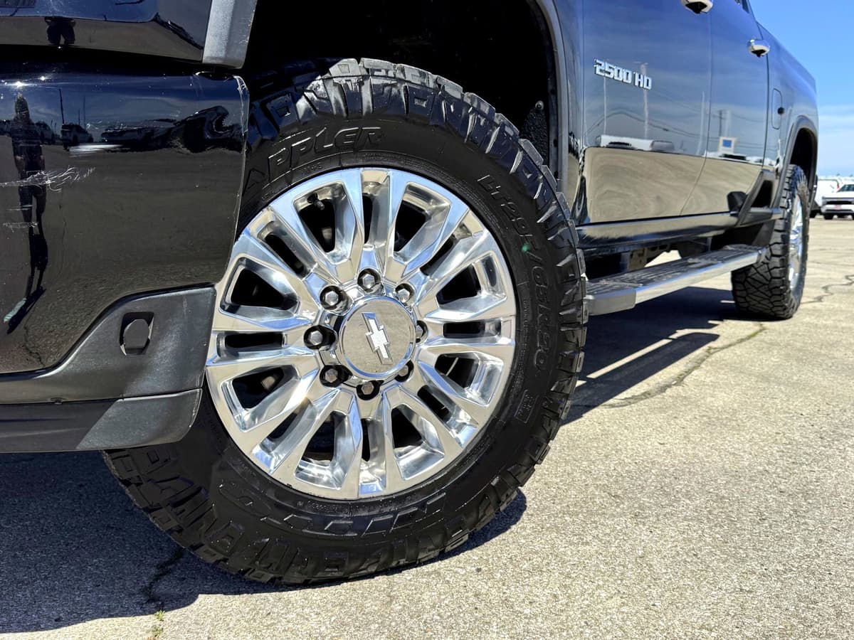 2020 Chevrolet Silverado 2500Hd - Image 2