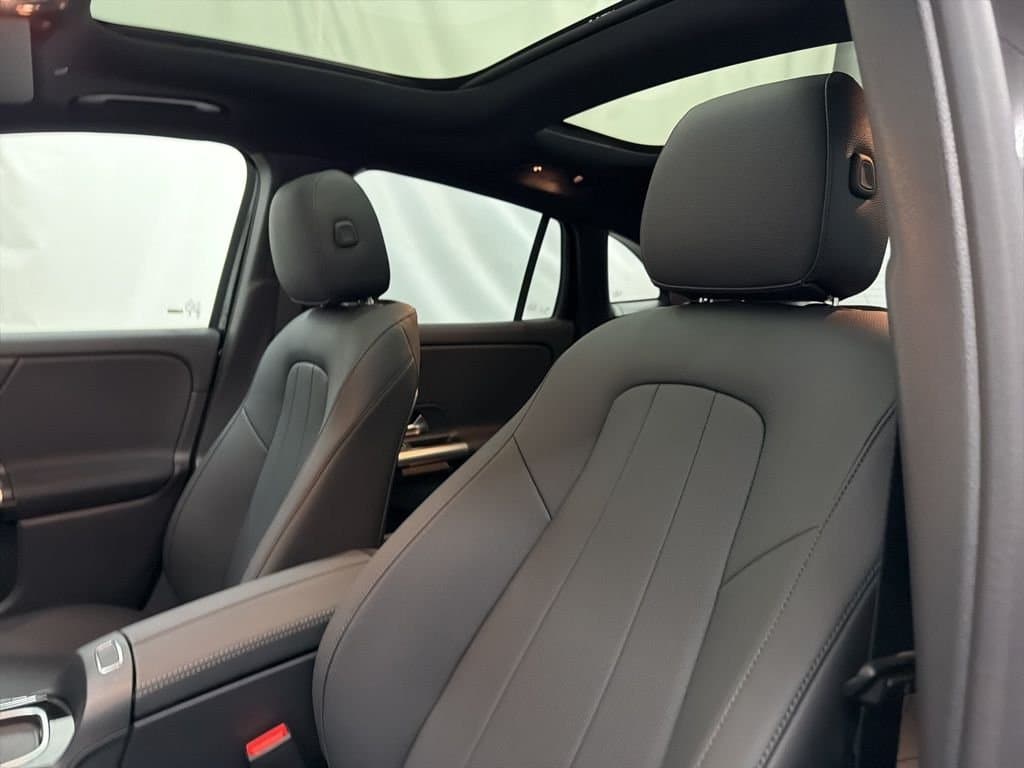 2026 MERCEDES-BENZ GLA - Image 14