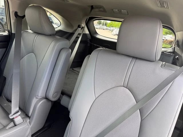 2026 Toyota Highlander Hybrid - Image 22