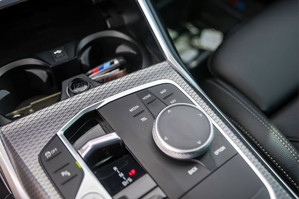 2023 BMW 3 Series - Image 20