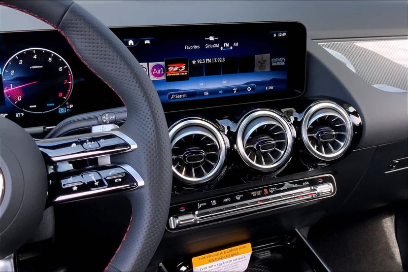 2025 Mercedes-Benz GLA 250 - Image 9