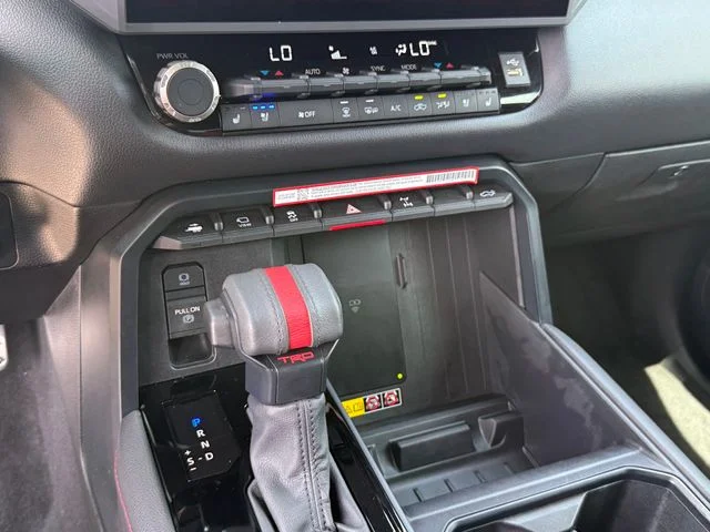 2025 Toyota Tundra Hybrid - Image 19