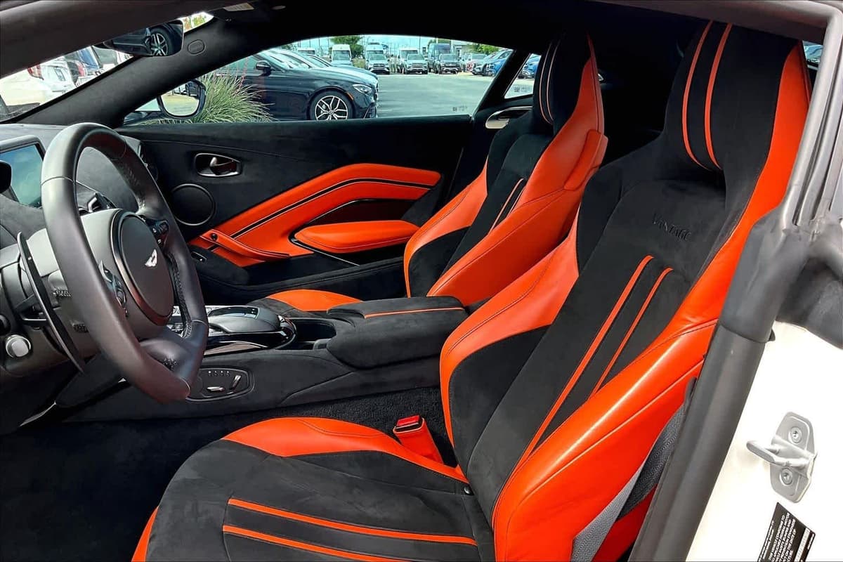2020 Aston Martin Vantage - Image 11