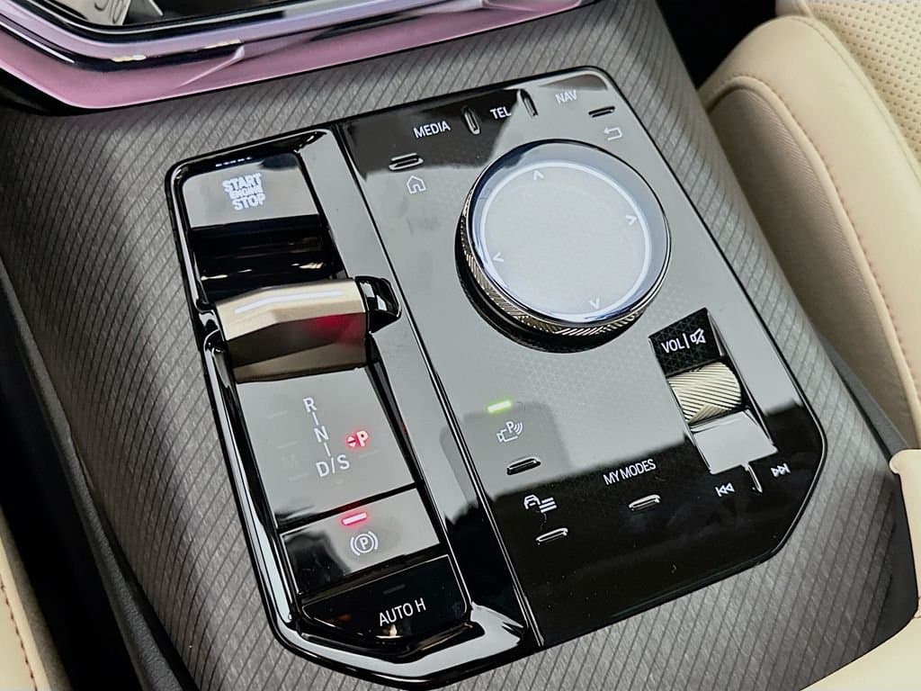 2025 BMW X3 - Image 15