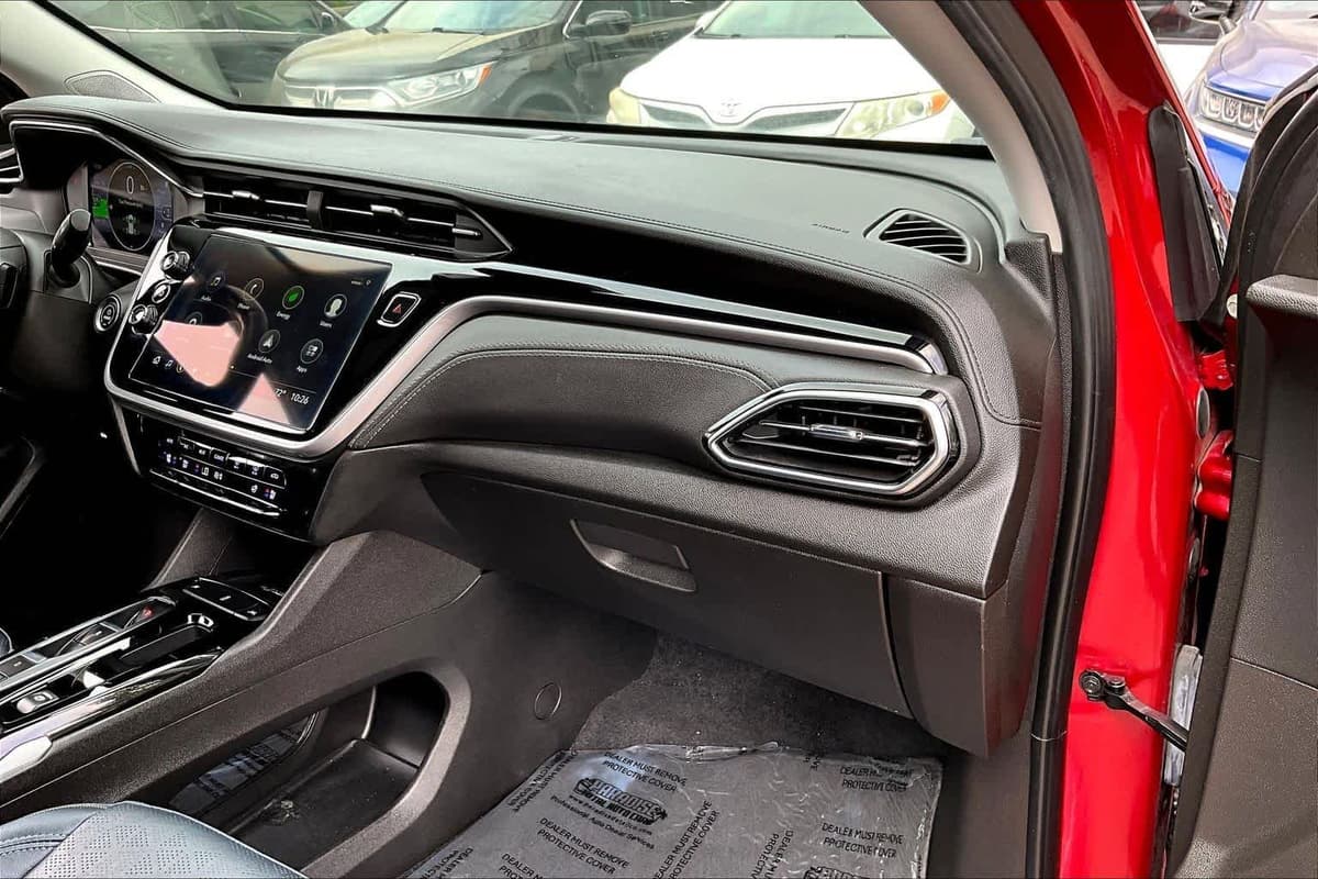 2023 Chevrolet Bolt EUV - Image 17