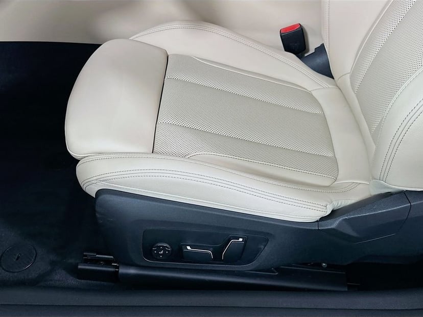 2025 BMW 4 Series - Image 20