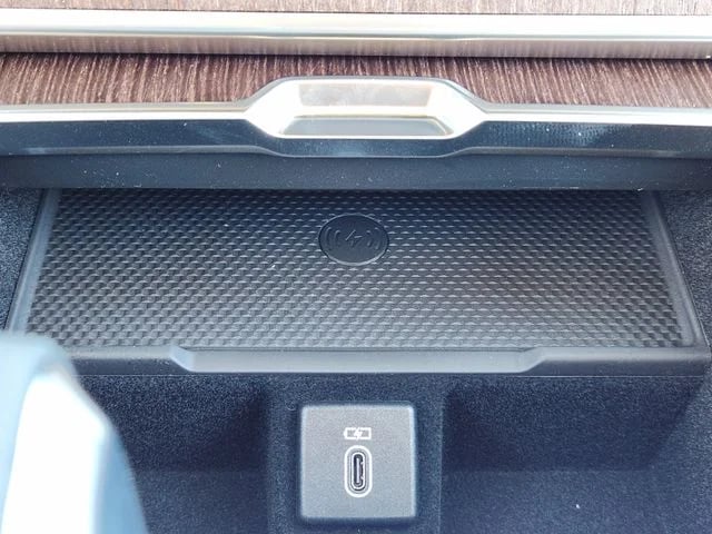 2026 Land Rover Range Rover - Image 14
