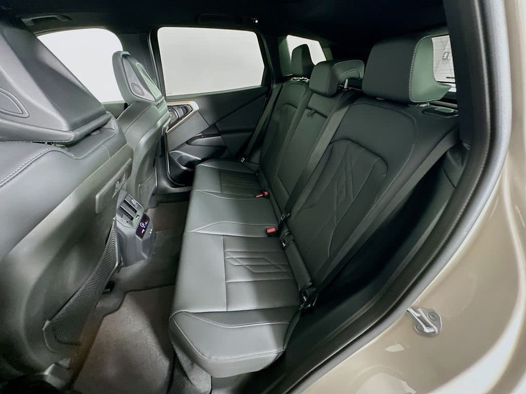 2025 BMW X3 - Image 17