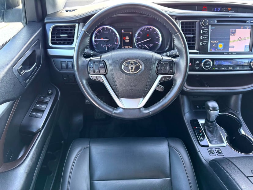 2019 Toyota Highlander - Image 24