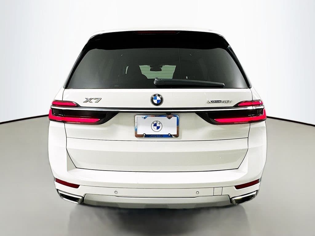 2023 BMW X7 - Image 6