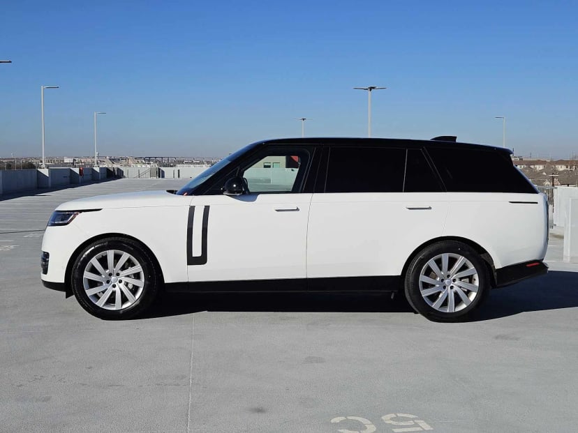 2025 Land Rover Range Rover - Image 2
