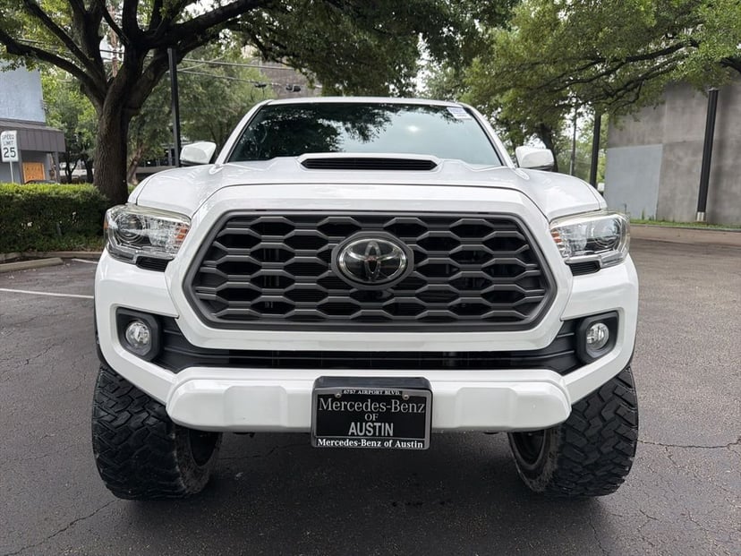 2020 Toyota Tacoma - Image 2
